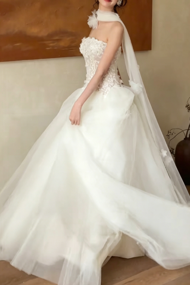 Chic Strapless Appliques Bodice Wedding Dress Tulle A-Line Bridal Dress GG6342