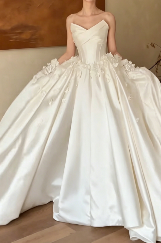 Elegant Strapless Satin Wedding Dress Appliques A-Line Bridal Dress GG6343