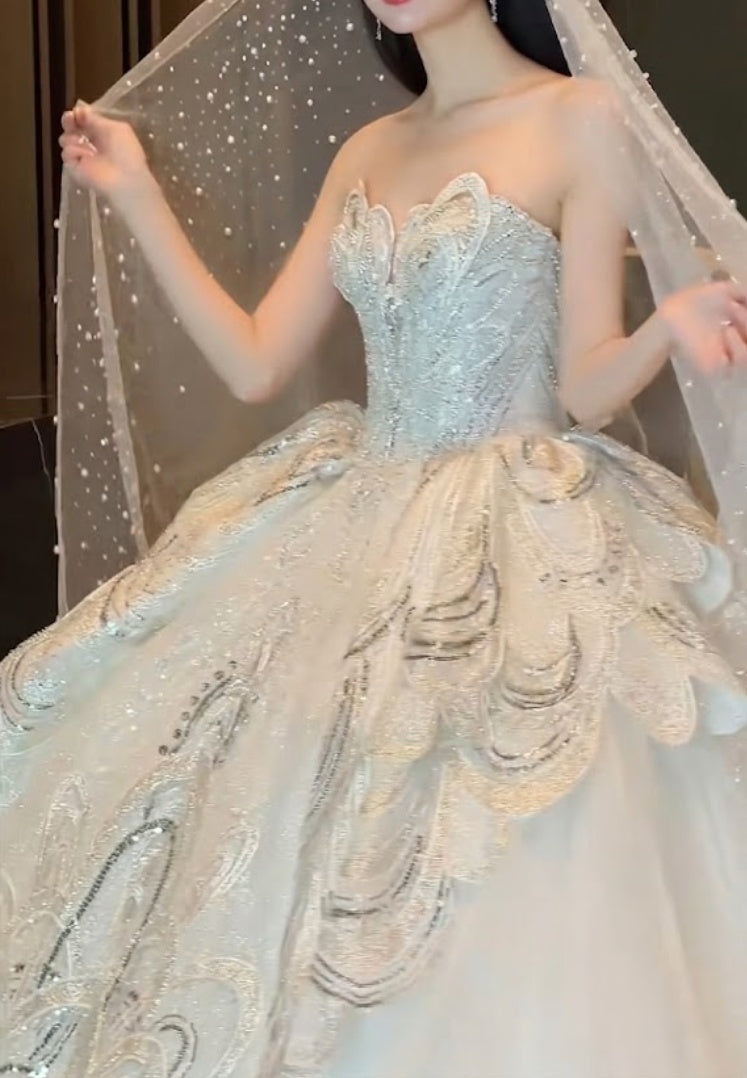 Beautiful Strapless Sequins Wedding Dress Long Tulle A-Line Bridal Dress GG6352
