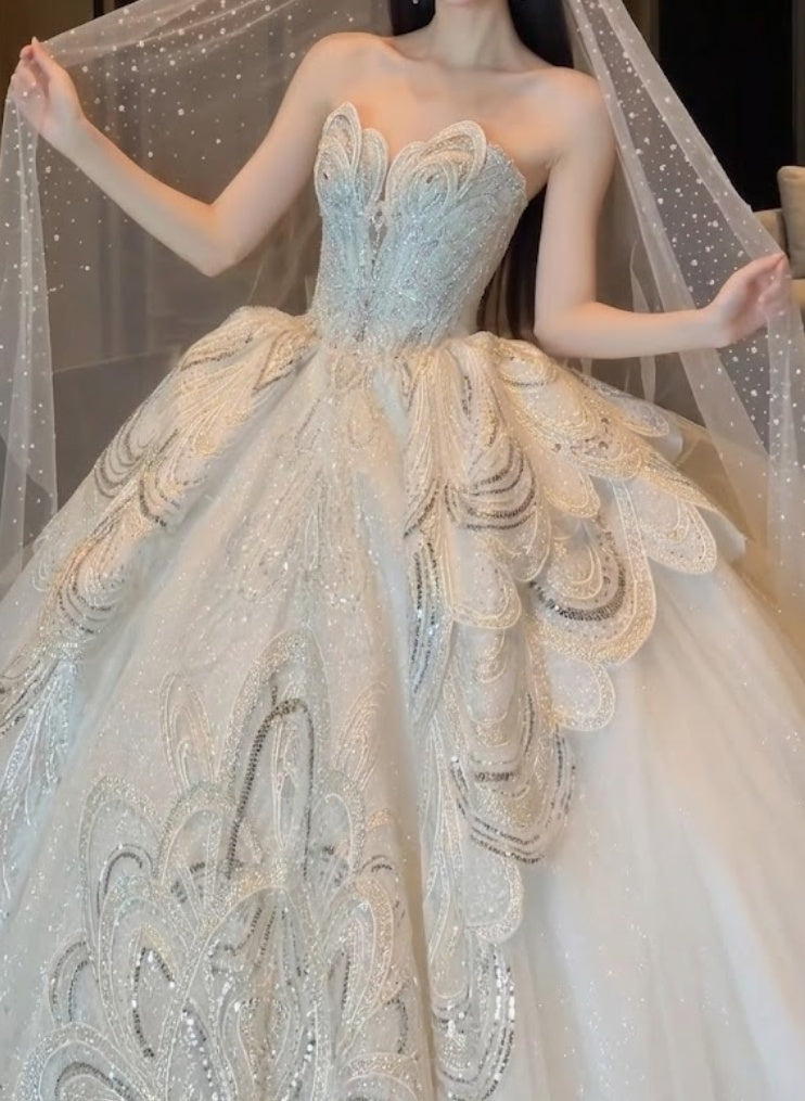 Beautiful Strapless Sequins Wedding Dress Long Tulle A-Line Bridal Dress GG6352
