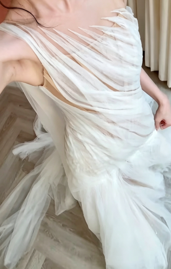 Alluring Illusion Neck White Wedding Dress Tulle Mermaid Bridal Dress GG6396
