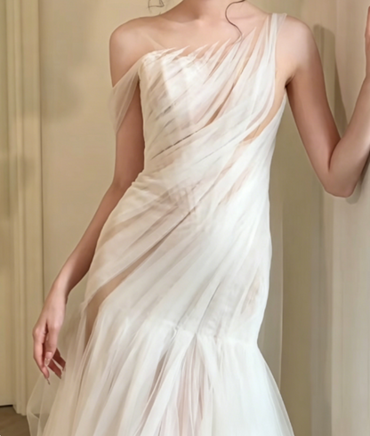 Alluring Illusion Neck White Wedding Dress Tulle Mermaid Bridal Dress GG6396