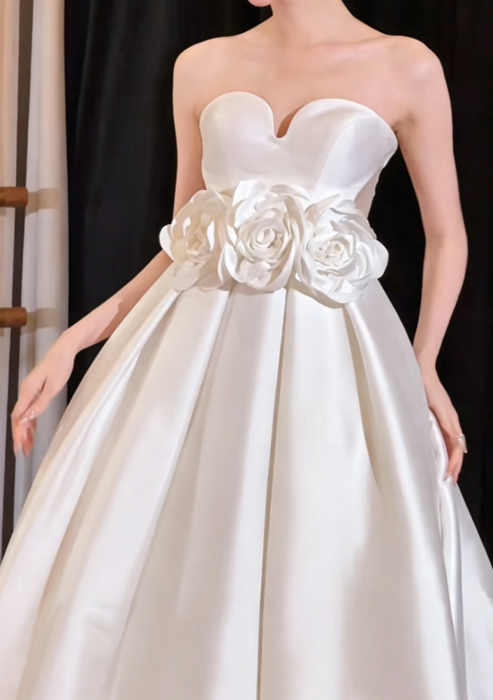 Alluring Strapless Satin Wedding Dress Handmade Flowers A-Line Bridal Dress GG6405