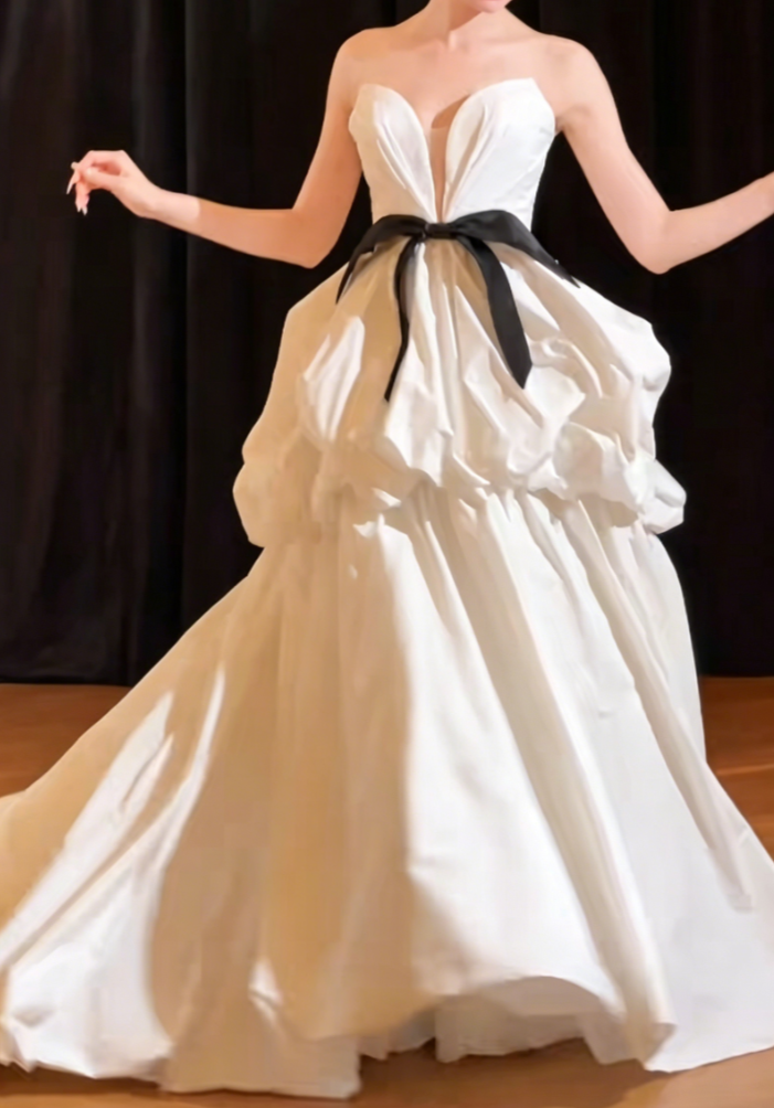 Retro Strapless Satin Wedding Dress Tiered A-Line Bridal Dress GG6408