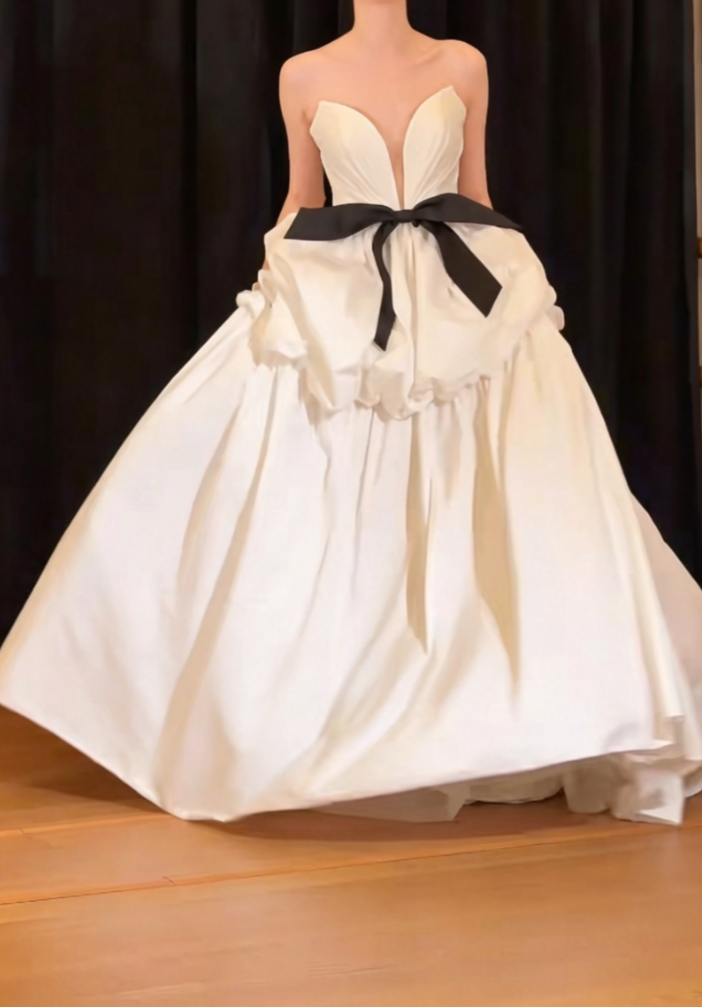 Retro Strapless Satin Wedding Dress Tiered A-Line Bridal Dress GG6408