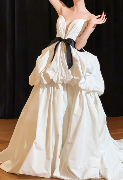Retro Strapless Satin Wedding Dress Tiered A-Line Bridal Dress GG6408