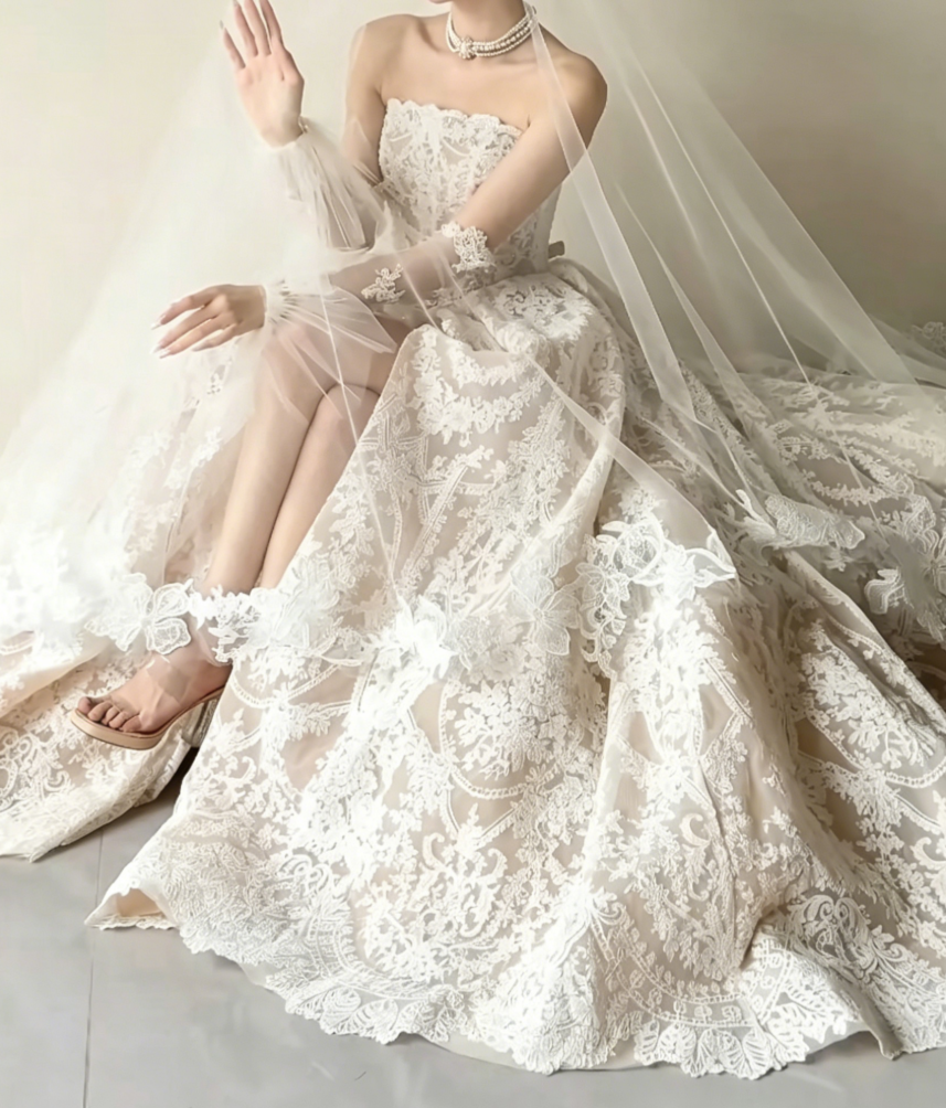Lovely Strapless Lace Wedding Dress High Slit A-Line Bridal Dress GG6416
