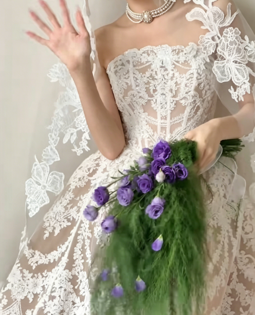 Lovely Strapless Lace Wedding Dress High Slit A-Line Bridal Dress GG6416