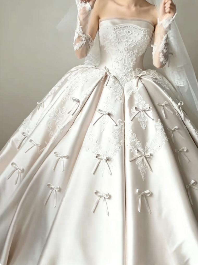 Attractive Strapless Appliques Wedding Dress Bows Satin A-Line Bridal Dress GG6419