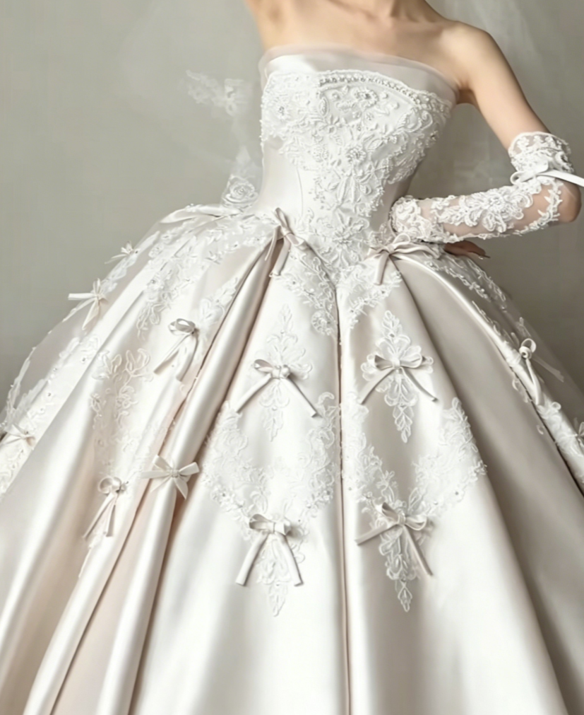 Attractive Strapless Appliques Wedding Dress Bows Satin A-Line Bridal Dress GG6419