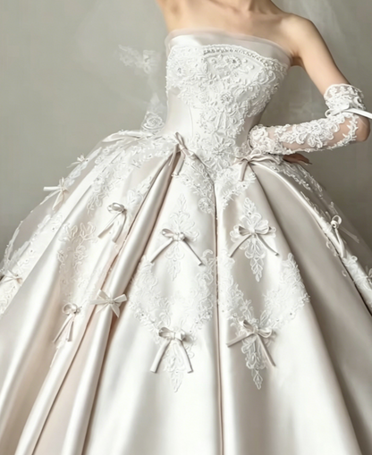 Attractive Strapless Appliques Wedding Dress Bows Satin A-Line Bridal Dress GG6419