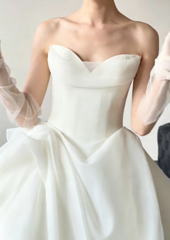 Glam Strapless Handmade Flowers Wedding Dress Satin A-Line Bridal Dress GG6422
