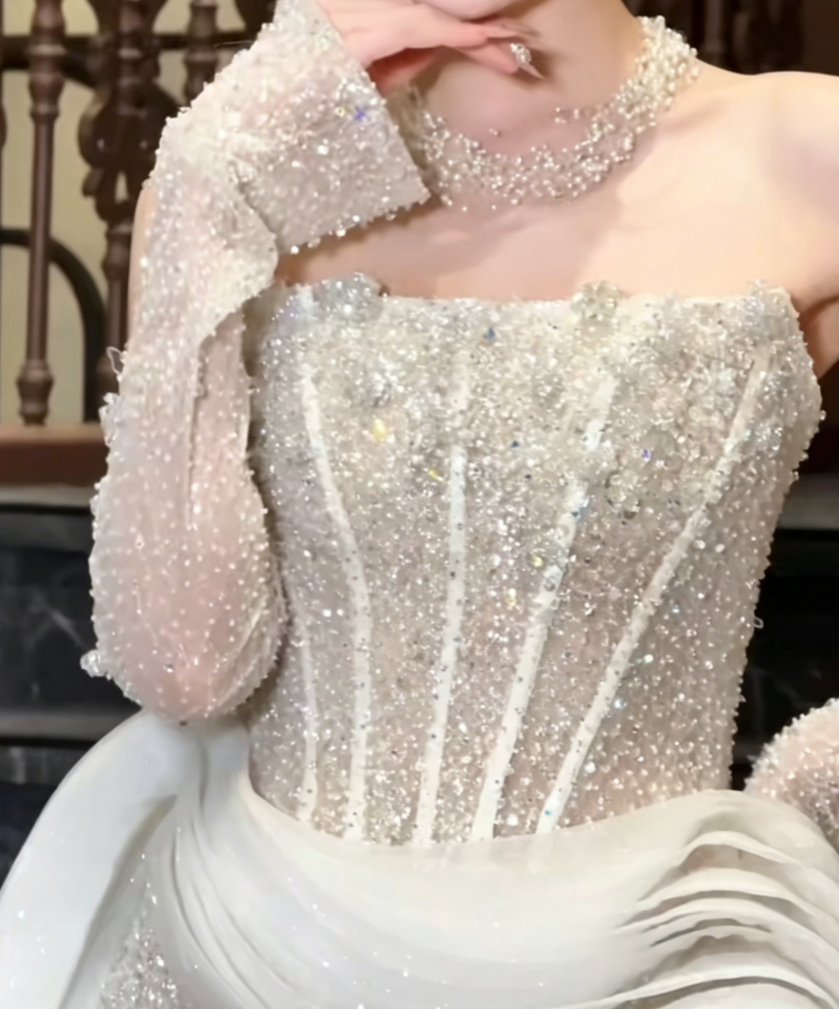 Elegant Strapless Ruffles White Wedding Dress Sequins Beaded Mermaid Bridal Dress GG6425