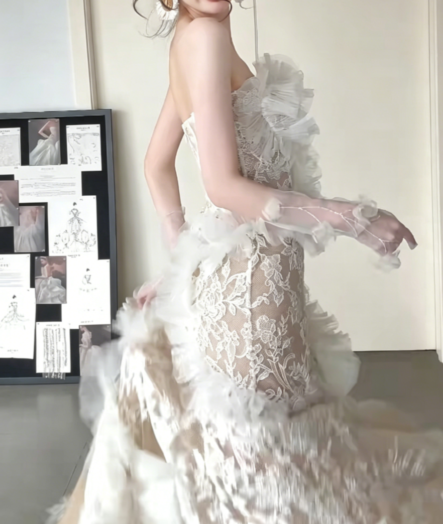 Unique Strapless Slit Beige Wedding Dress Lace Ruffles Tulle Mermaid Bridal Dress GG6438