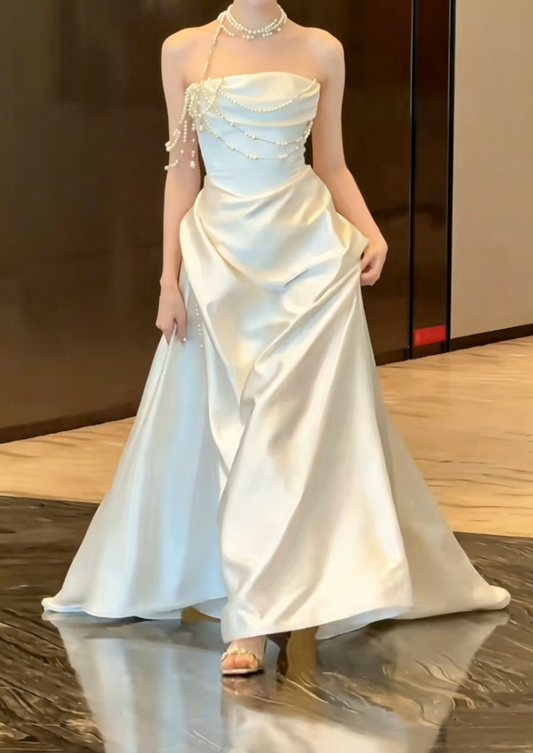 Romantic Strapless White Wedding Dress Satin Beading A-Line Bridal Dress GG6452