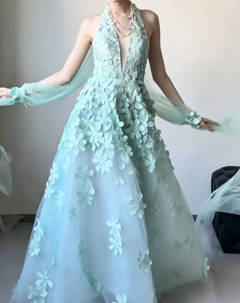 Elegant Halter Neck Sequins Green Prom Dress Appliques Tulle A-Line Evening Dress GG6466