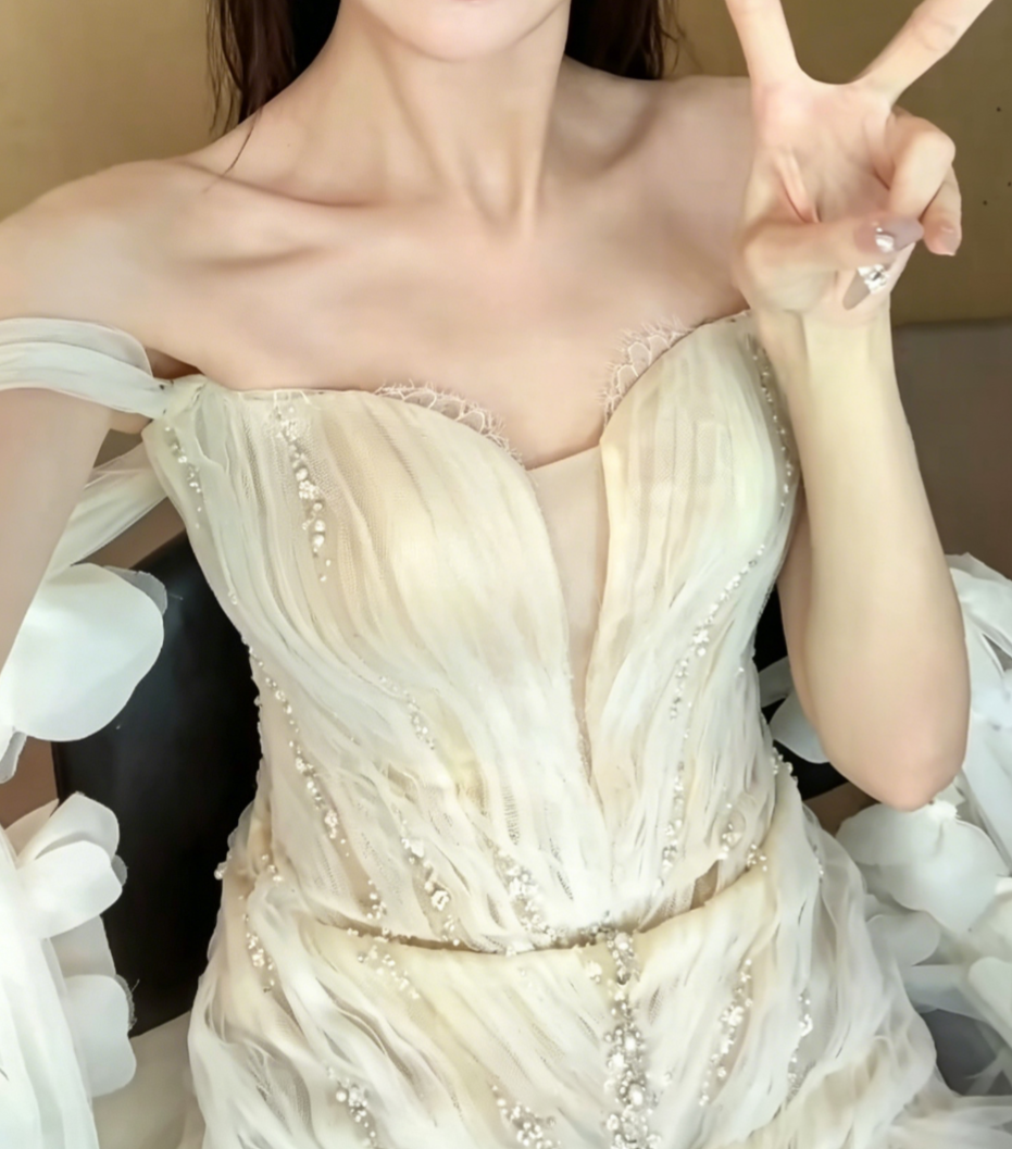 Dreamy Off-Shoulder Ivory Wedding Dress Beaded Applique Mermaid Bridal Dress GG6470
