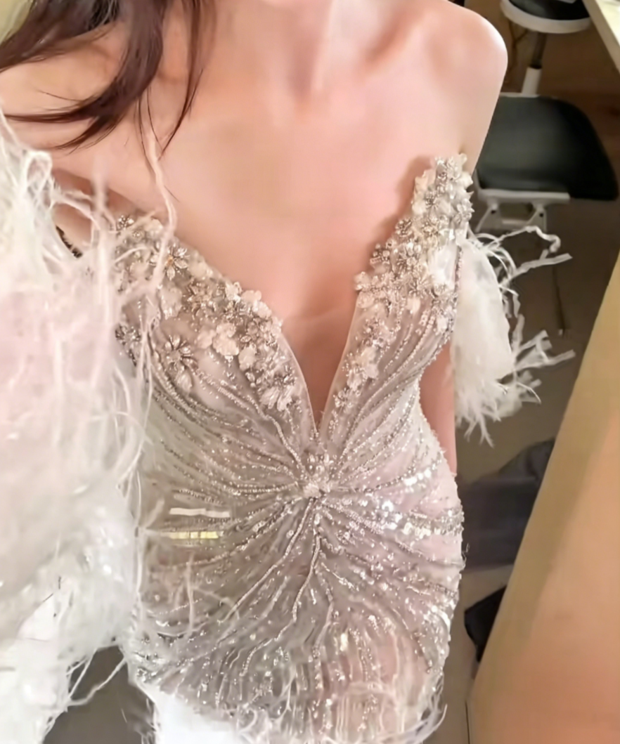Luxury Strapless Beaded Wedding Dress With Shawl Feather Mermaid Bridal Dress GG6471