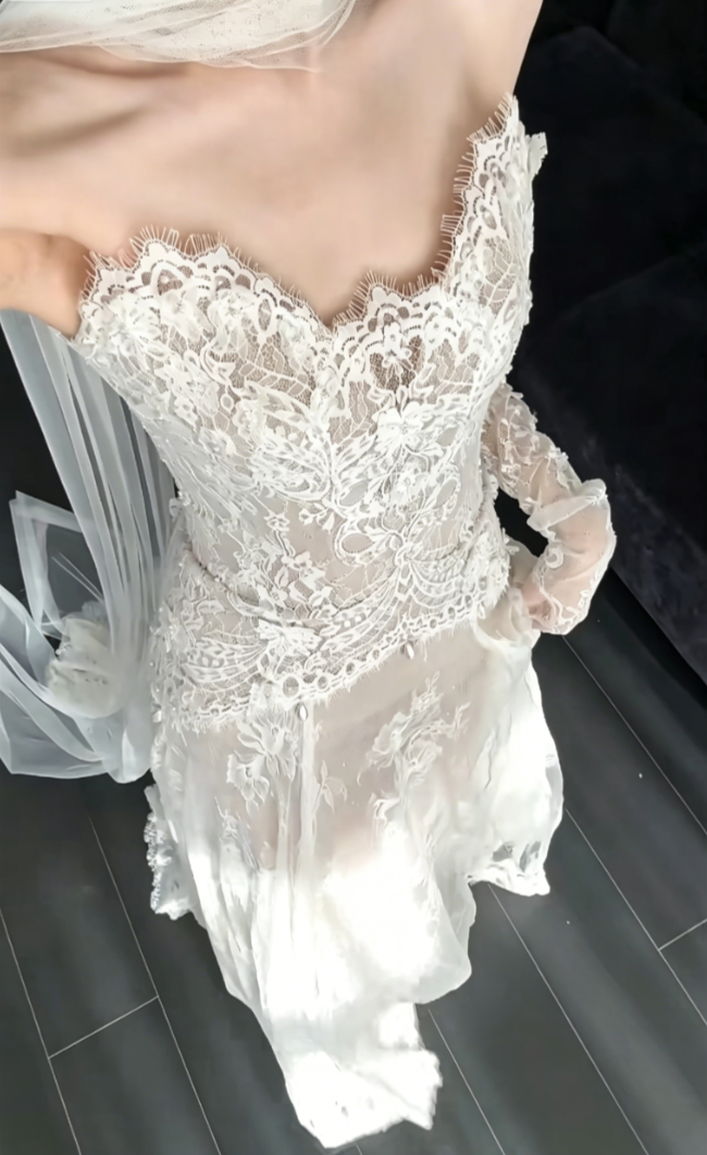 Ethereal Strapless Lace Wedding Dress With Scarf Tulle A-Line Bridal Dress GG6489