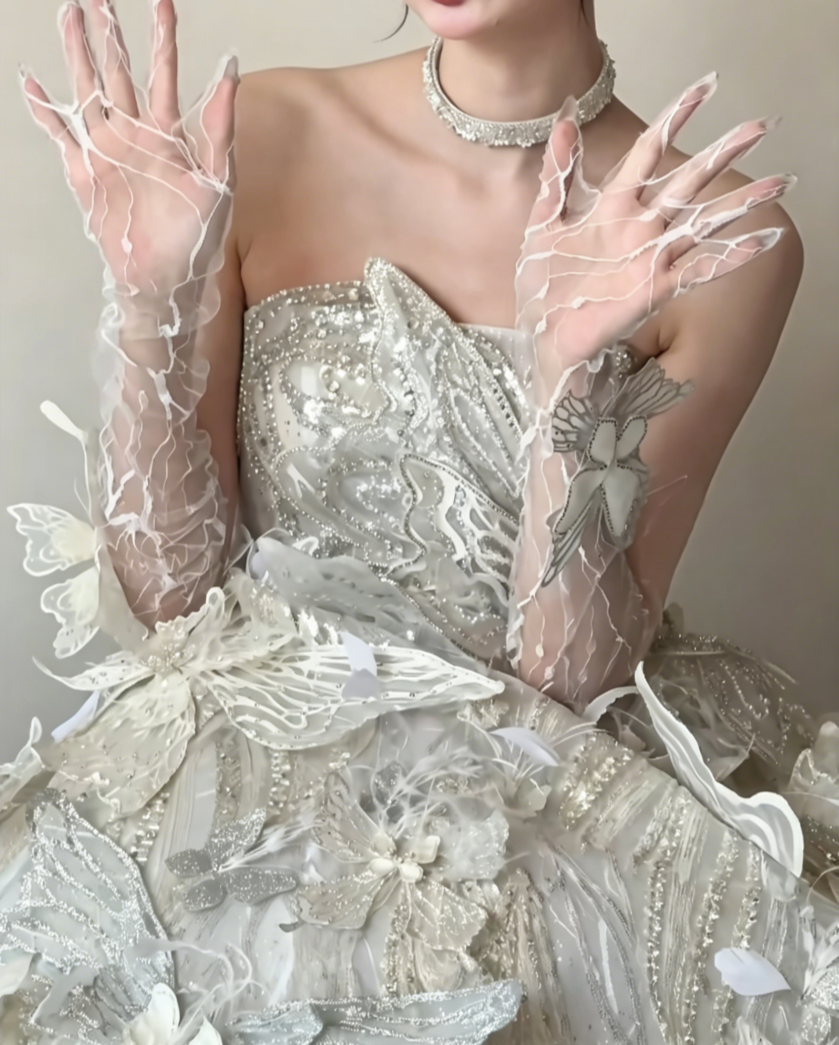 Luxurious Strapless Beaded Wedding Dress Sequins Butterflies A-Line Bridal Dress GG6490