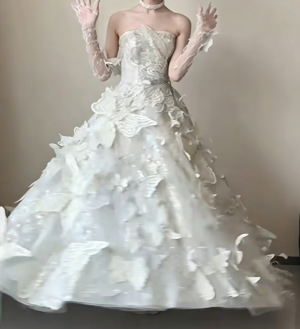 Luxurious Strapless Beaded Wedding Dress Sequins Butterflies A-Line Bridal Dress GG6490