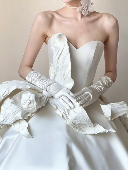 Classical Strapless Satin Wedding Dress Handmade Flowers A-Line Bridal Dress GG6509