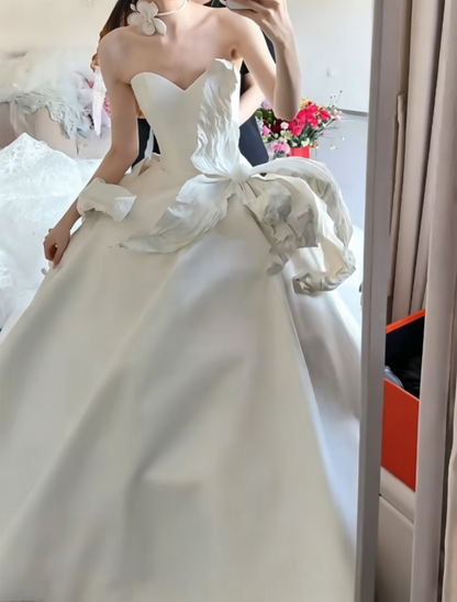Classical Strapless Satin Wedding Dress Handmade Flowers A-Line Bridal Dress GG6509
