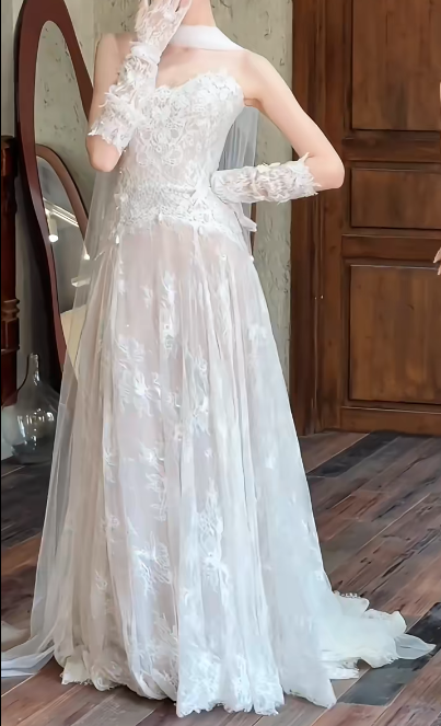 Glam Strapless Lace Wedding Dress With Scarf Tulle A-Line Bridal Dress GG6514