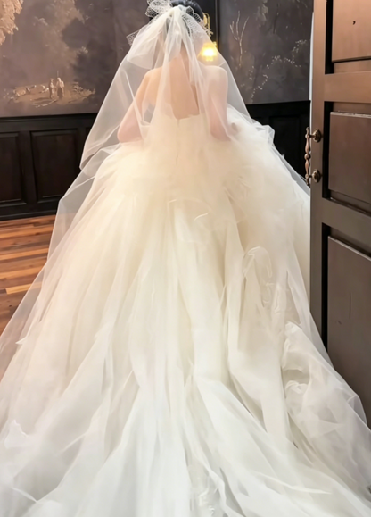 Romantic Strapless Tulle Wedding Dress Appliques A-Line Bridal Dress GG6519