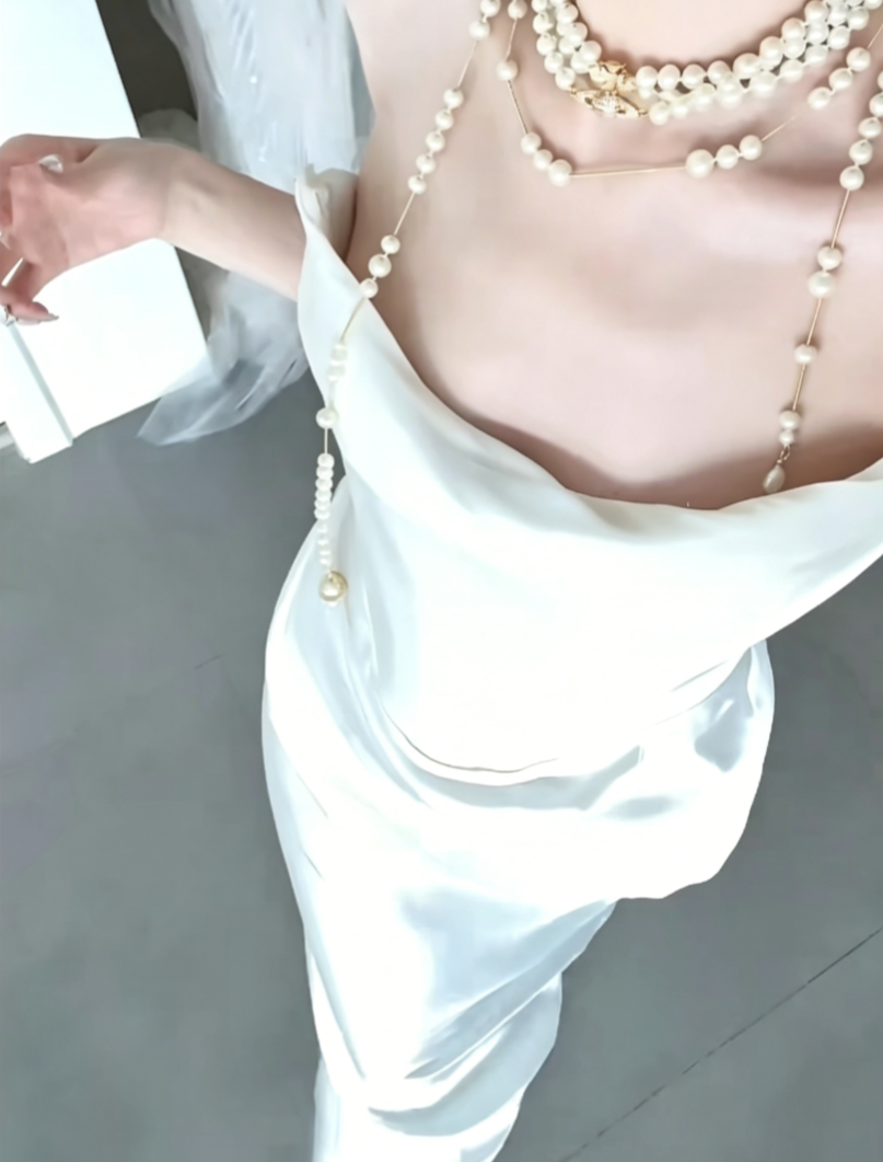 Chic Strapless Ruched Wedding Dress Satin Sheath Bridal Dress GG6534