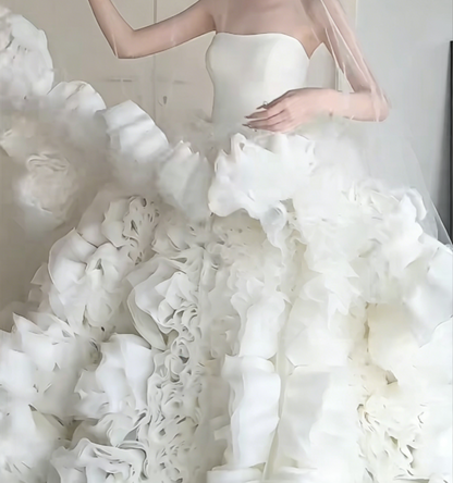Romantic Strapless Wedding Dress Handmade Flowers A-Line Bridal Dress GG6536
