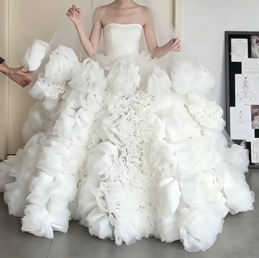 Romantic Strapless Wedding Dress Handmade Flowers A-Line Bridal Dress GG6536