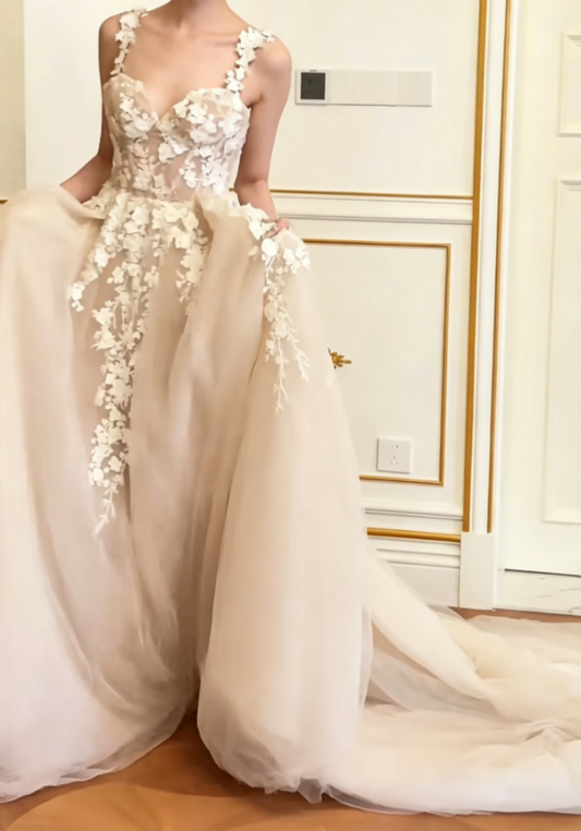 Ornate Spaghetti Straps Appliques Wedding Dress Tulle A-Line Bridal Dress GG6557