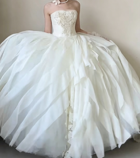 Classy Strapless Appliques Wedding Dress Tiered Tulle A-Line Bridal Dress GG6564