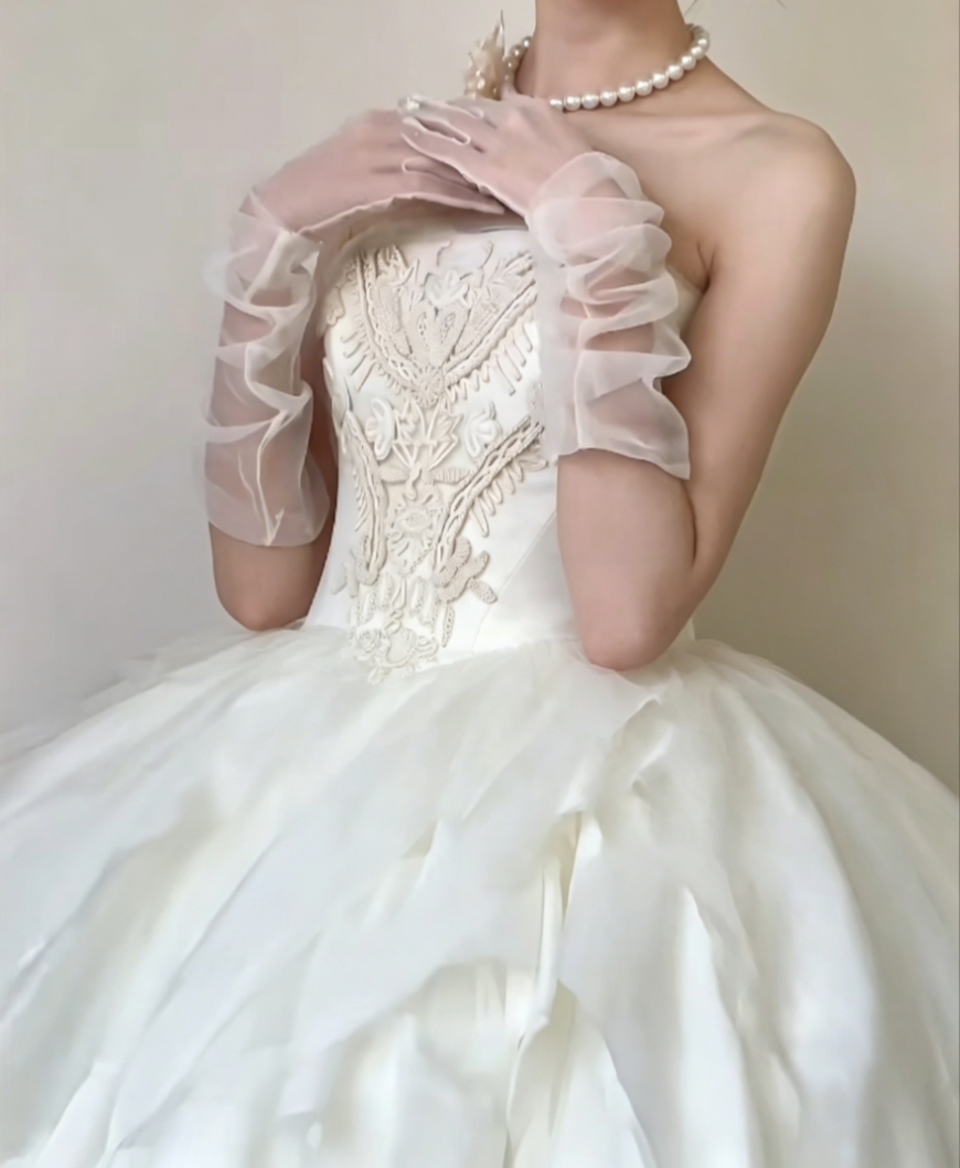 Classy Strapless Appliques Wedding Dress Tiered Tulle A-Line Bridal Dress GG6564