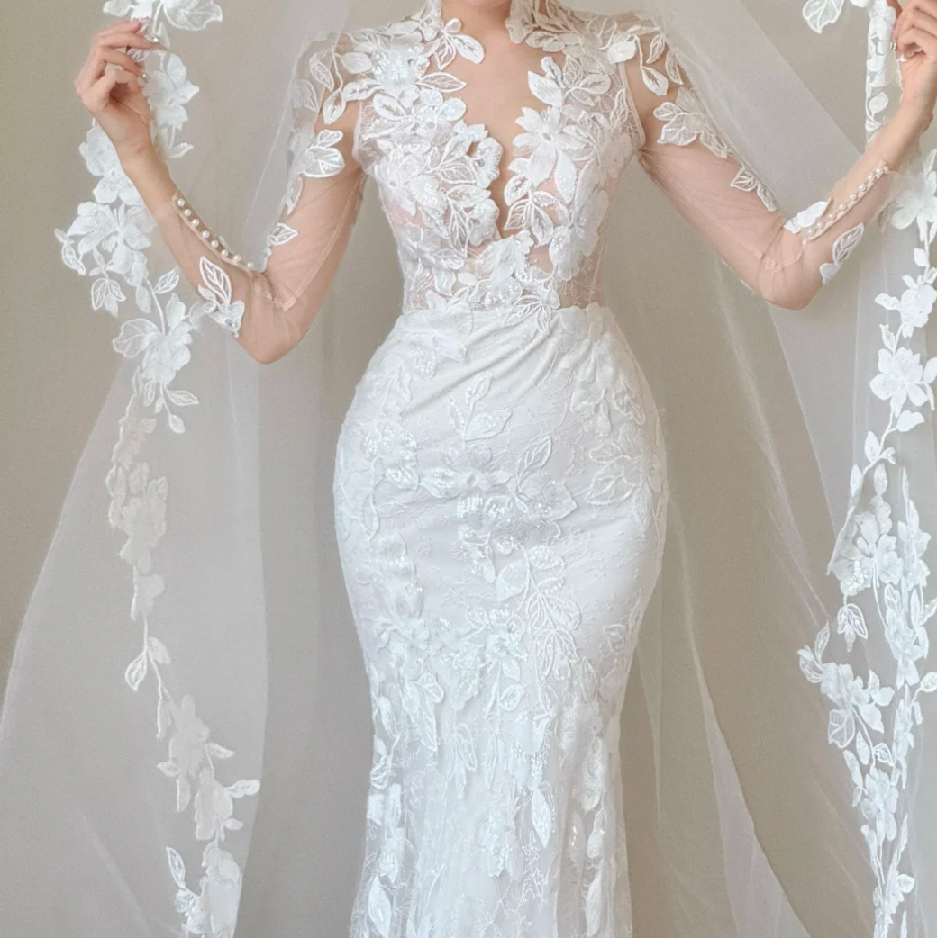 Graceful V Neck Appliques Wedding Dress Long Sleeve Mermaid Bridal Dress GG6566