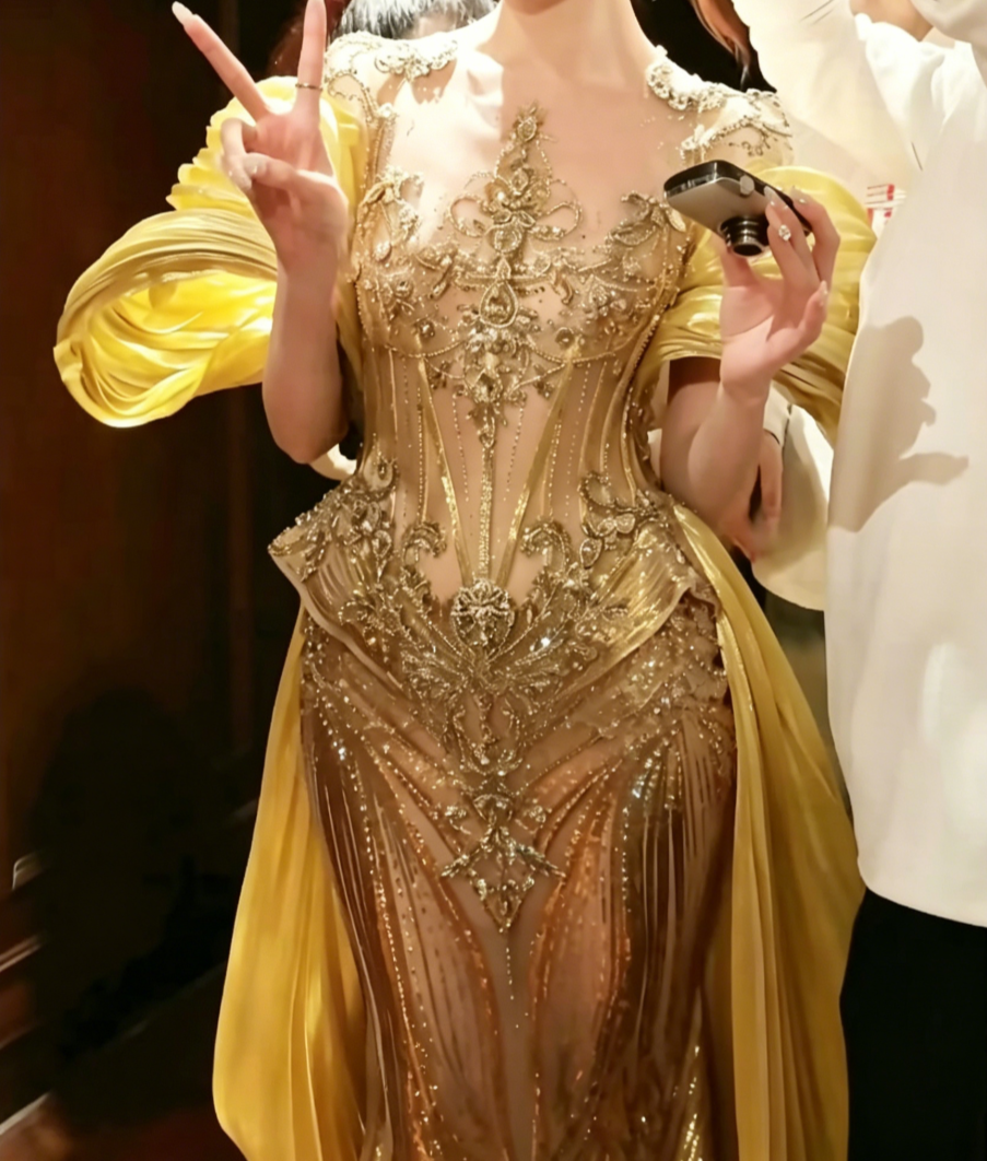 Attractive Jewel Neck Pleated Yellow Prom Dress Sequins Beaded Mermaid Evening Dress GG6572