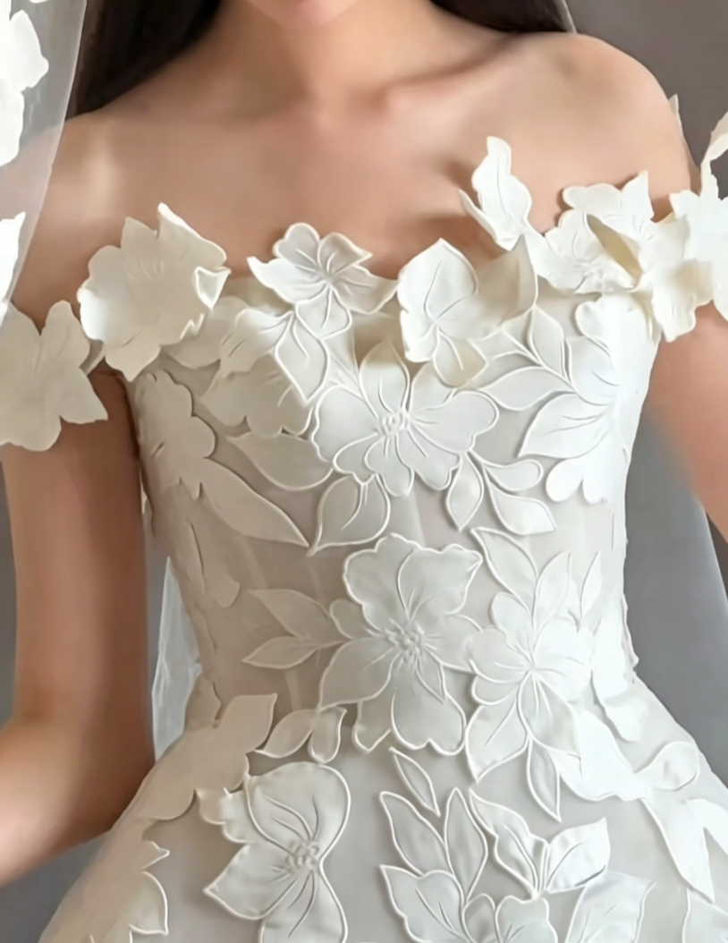Classical Off-Shoulder Wedding Dress Appliques A-Line Bridal Dress GG6576