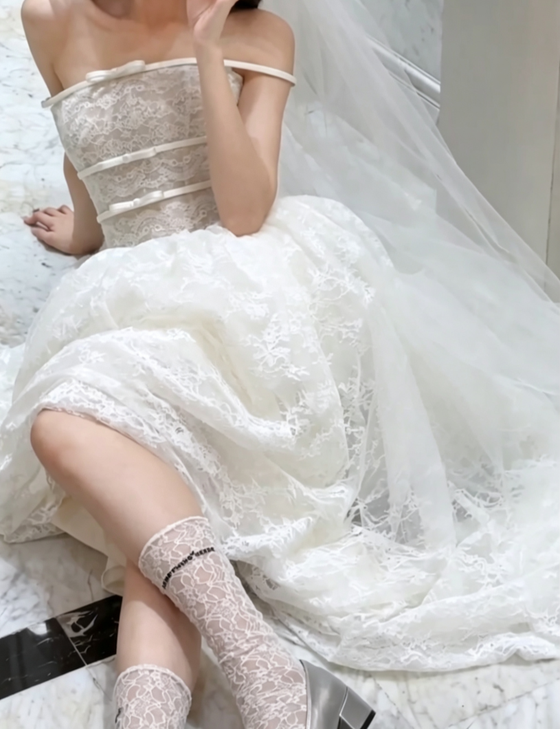 Enchanting Off-Shoulder Lace Wedding Dress Long Tulle Bows A-Line Bridal Dress GG6587