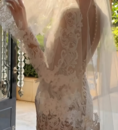 Romantic V Neck Wedding Dress Long Sleeve Lace Mermaid Bridal Dress GG6588
