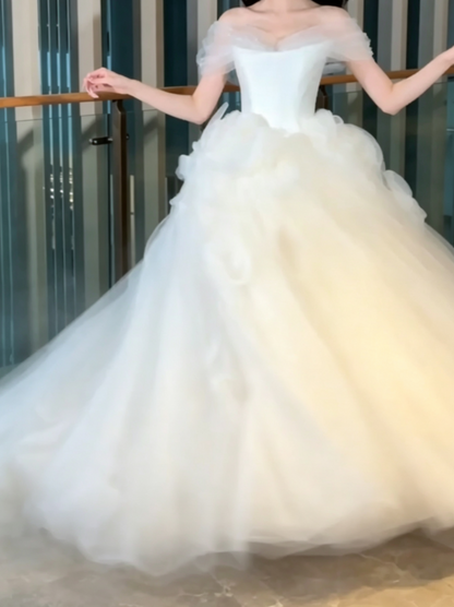 Romantic Off-Shoulder Wedding Dress Ruffles Tulle A-Line Bridal Dress GG6599