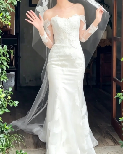 Sleek Off-Shoulder Wedding Dress Long Sleeve Appliques Mermaid Bridal Dress GG6600