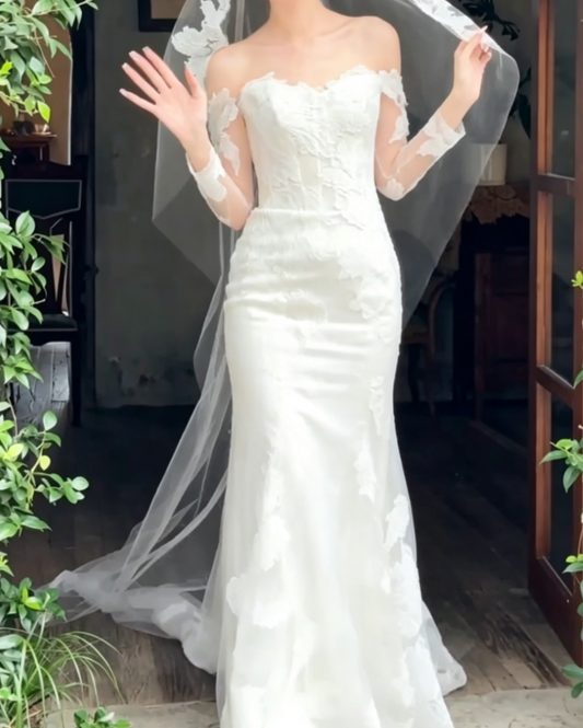Sleek Off-Shoulder Wedding Dress Long Sleeve Appliques Mermaid Bridal Dress GG6600