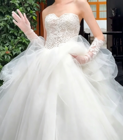 Sleek Strapless Lace Wedding Dress Tulle A-Line Bridal Dress GG6601