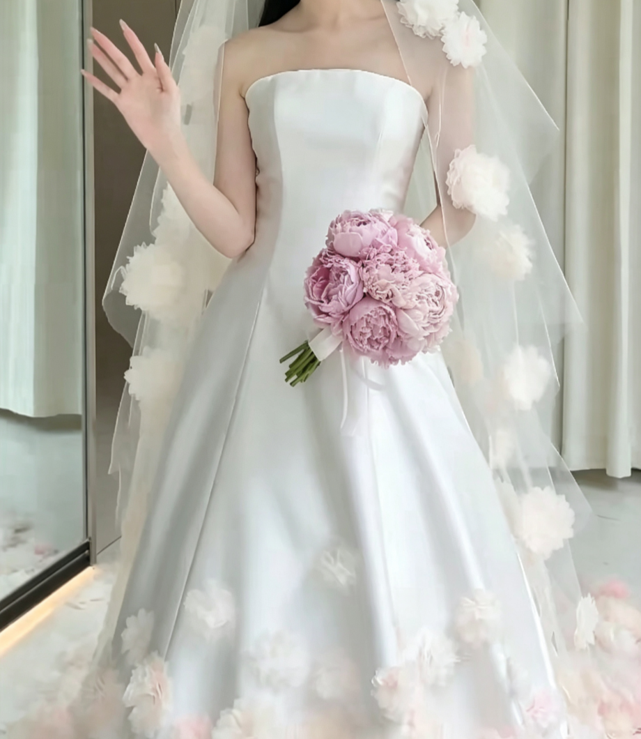 Enchanting Strapless Wedding Dress Pink Appliques Satin A-Line Bridal Dress GG6609