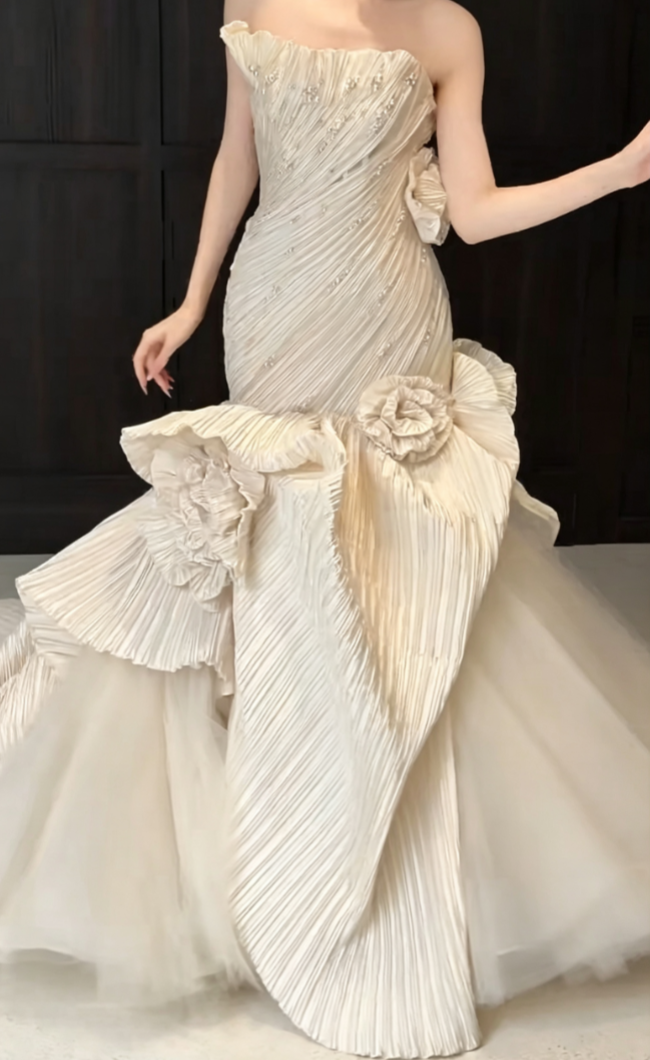 Ornate Strapless Ivory Wedding Dress Pearls Handmade Flowers Tulle Mermiad Bridal Dress GG6613