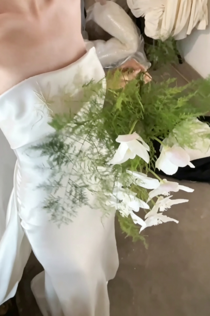 Retro Strapless Satin Wedding Dress  Embroidered Mermiad Bridal Dress GG6616