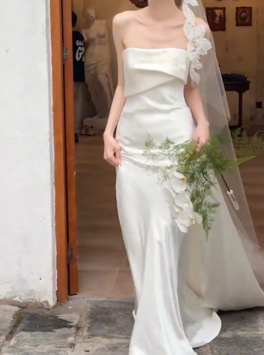 Retro Strapless Satin Wedding Dress  Embroidered Mermiad Bridal Dress GG6616