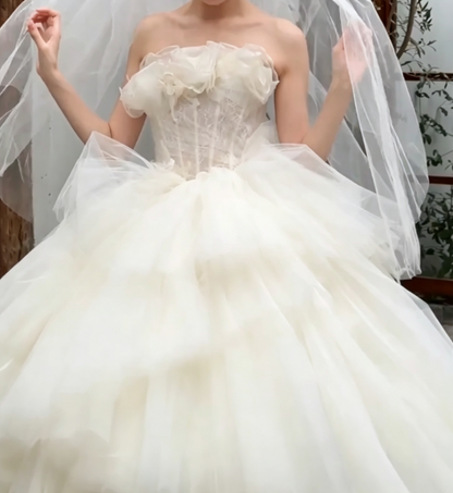 Elegant Strapless Ruffles Wedding Dress Tiered Tulle A-Line Bridal Dress GG6617
