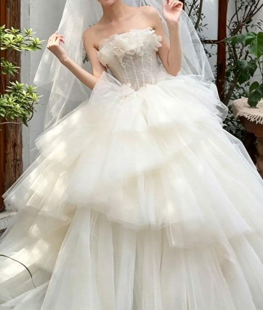 Elegant Strapless Ruffles Wedding Dress Tiered Tulle A-Line Bridal Dress GG6617
